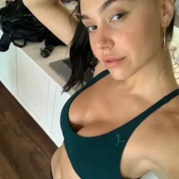 Profil de Youna, 21 ans, Rencontre Lesbienne à Engi (Glaris)