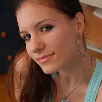 Profil de Sena, 19 ans, Rencontre Lesbienne à Buttikon SZ (Schwytz)