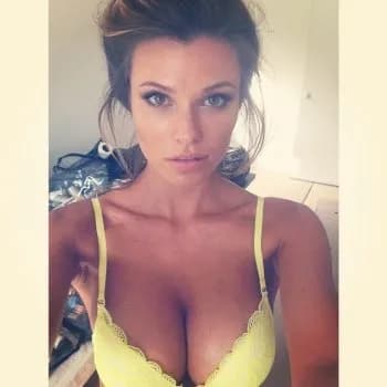 Profil de Rio, 21 ans, Rencontre Lesbienne à Mies (Vaud)