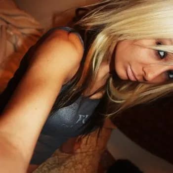 Profil de Charlize, 25 ans, Rencontre Lesbienne à Ursins (Vaud)