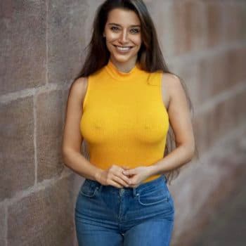 Zina Rencontre lesbienne Tavel