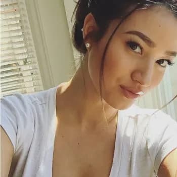 Flora - Rencontre Lesbienne à Furna Profil de Flora, 23 ans, Rencontre Lesbienne à Furna (Grisons)